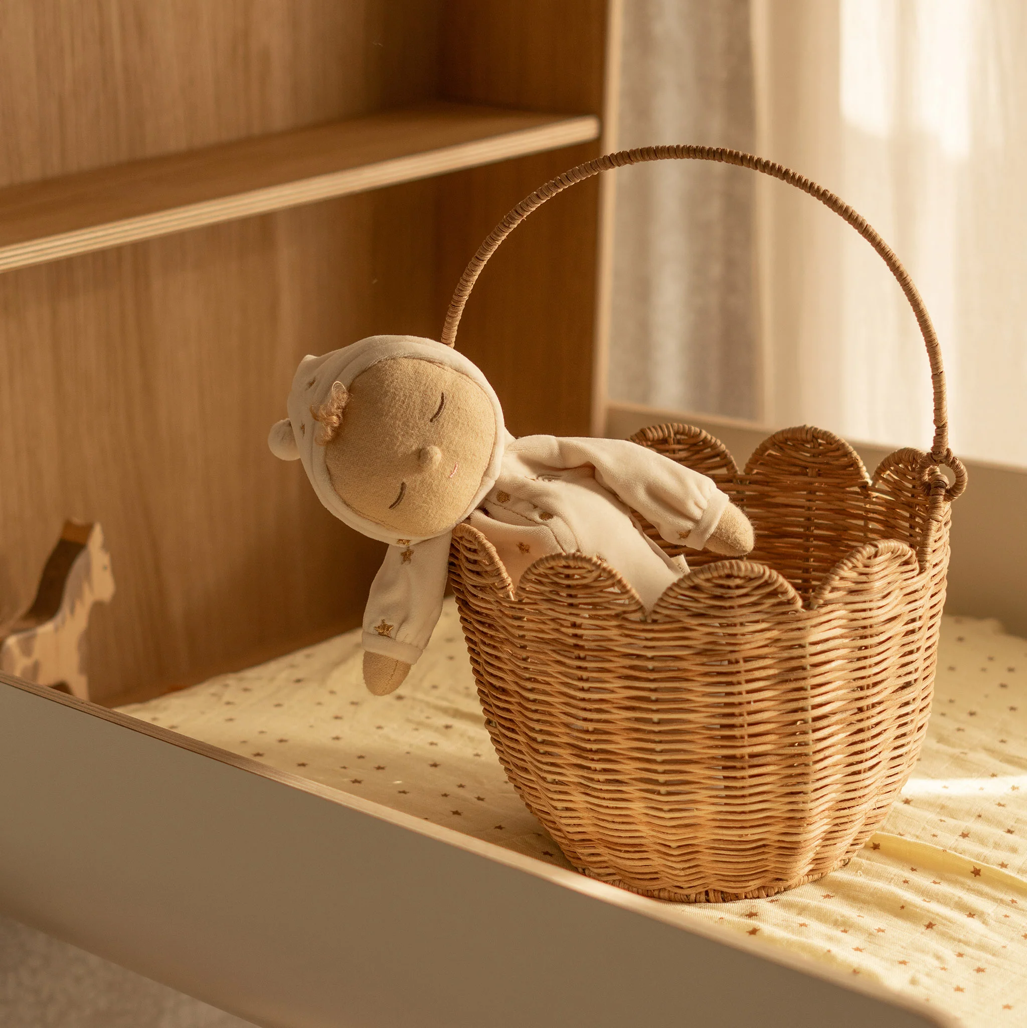 Rattan Tulip Carry Basket - Natural - Image 3